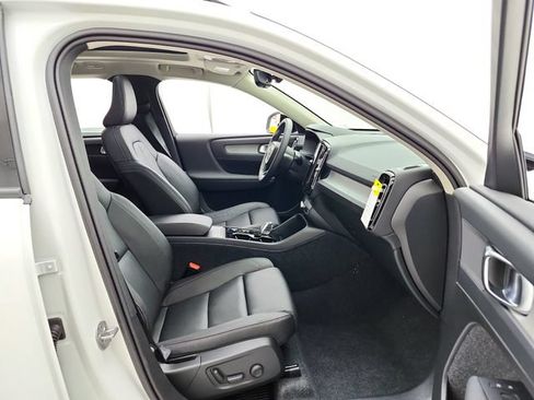 New 2026 Volvo XC40 B5 Plus w/ Protection Package Premier AWD/4WD image 14