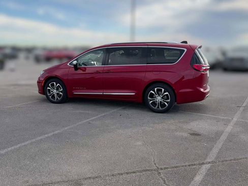 New 2026 Chrysler Pacifica Pinnacle image 7