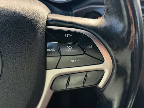 Used 2018 Jeep Grand Cherokee Limited RWD image 18