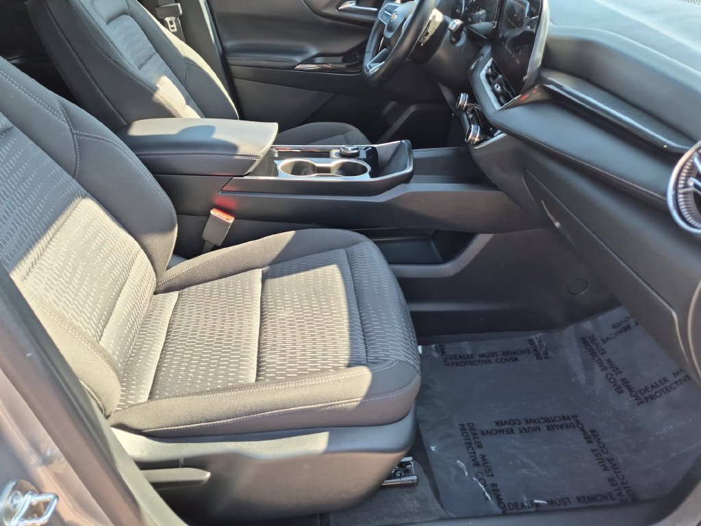 Used 2026 Chevrolet Equinox LT FWD image 30