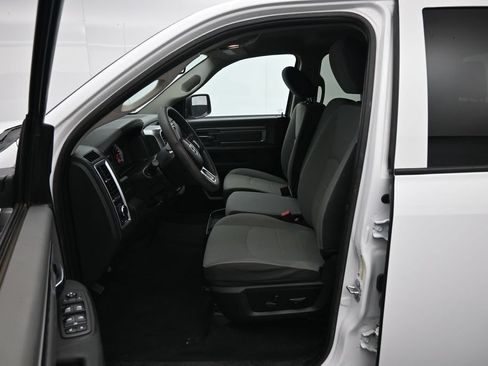 Used 2022 RAM 1500 Classic SLT AWD/4WD image 20