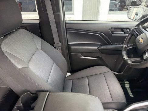 Used 2026 Chevrolet Colorado W/T RWD image 13