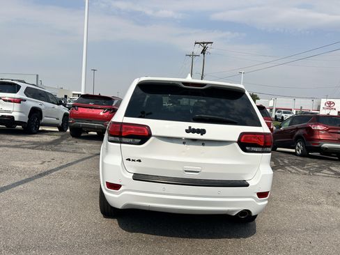 Used 2019 Jeep Grand Cherokee Altitude AWD/4WD image 4