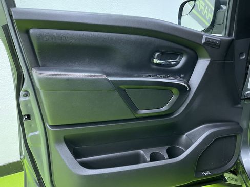 Used 2021 Nissan Titan PRO-4X w/ Pro-4x Convenience Package image 16