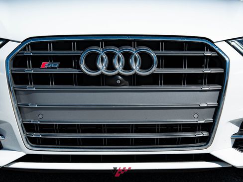 Used 2016 Audi S6 Prestige w/ Prestige Package image 10