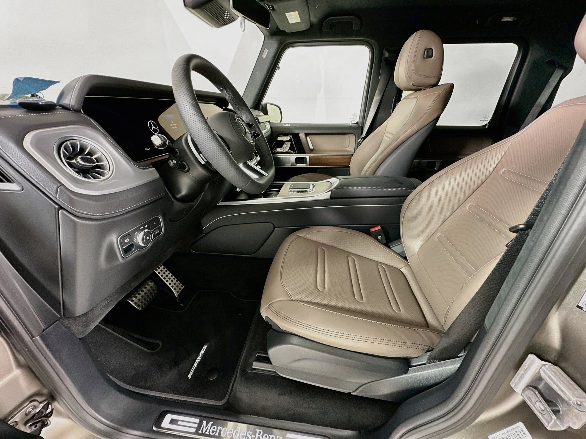 New 2027 Mercedes-Benz G 580 e image 23