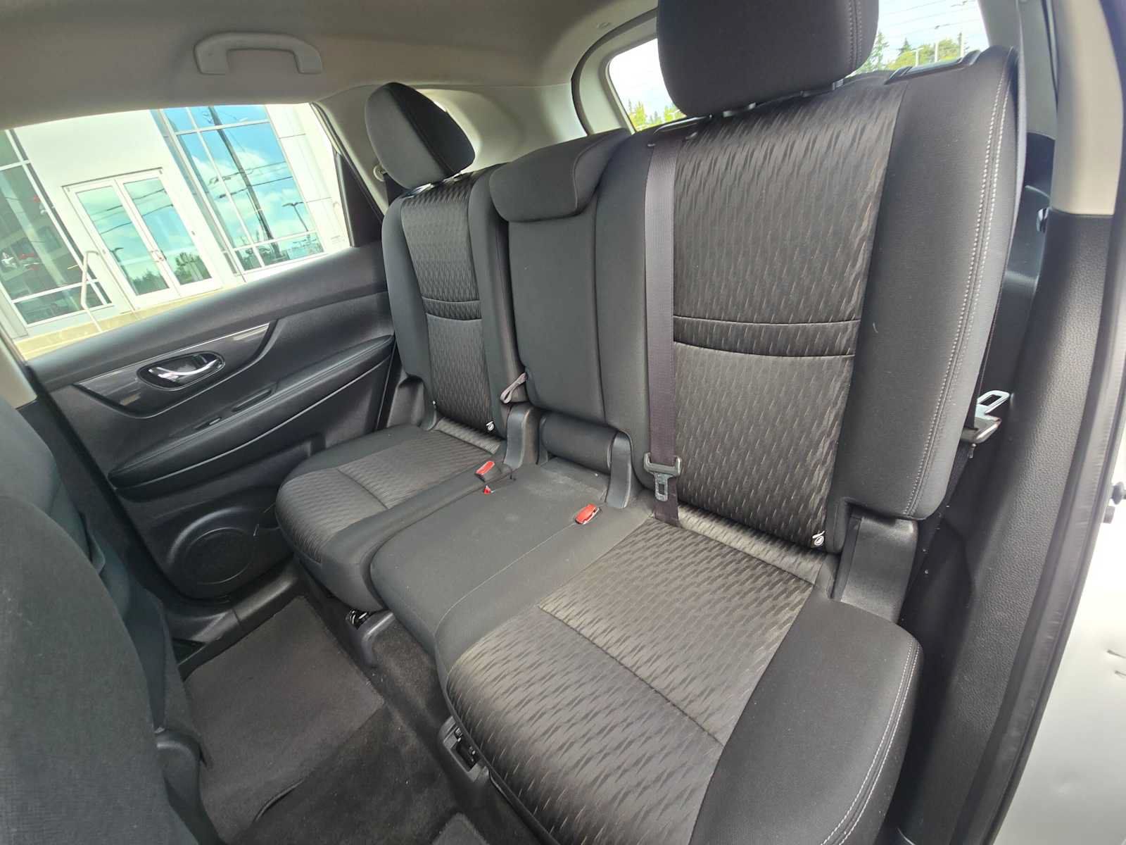 Used 2018 Nissan Rogue S AWD/4WD image 17
