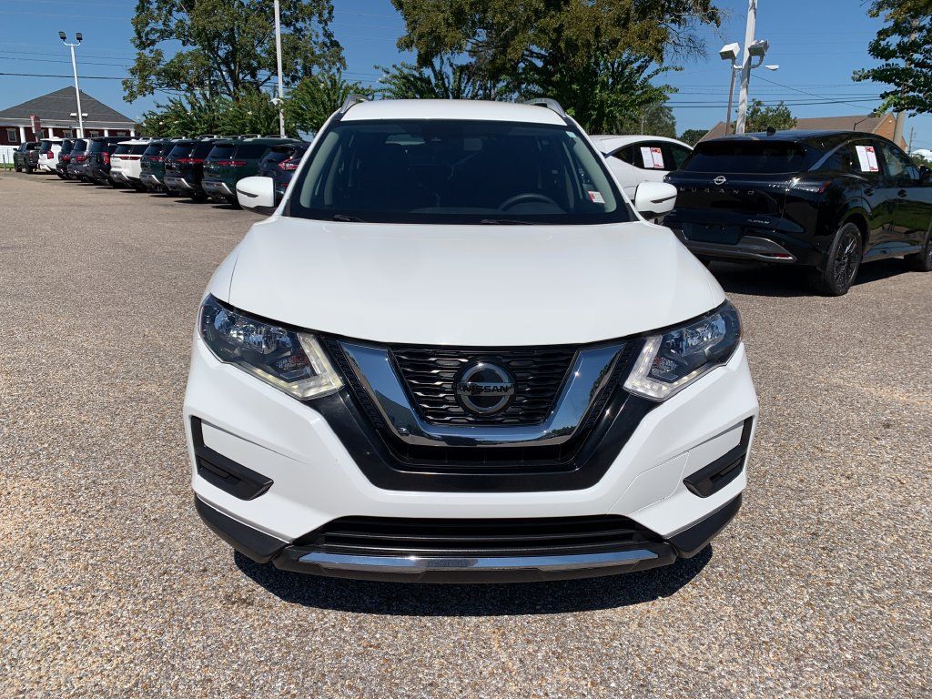 Used 2019 Nissan Rogue S w/ Special Edition Package FWD image 4