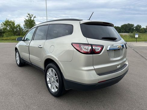 Used 2015 Chevrolet Traverse LT w/ Style and Technology Package FWD image 3