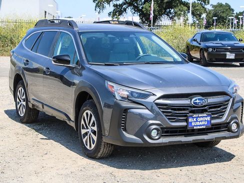 Used 2025 Subaru Outback Premium AWD/4WD image 5