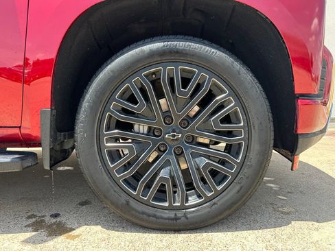 Used 2022 Chevrolet Silverado 1500 High Country w/ LPO, Dark Essentials Package RWD image 8