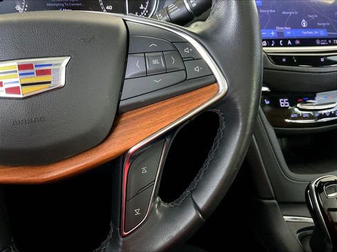 Used 2021 Cadillac XT5 Premium Luxury AWD/4WD image 13
