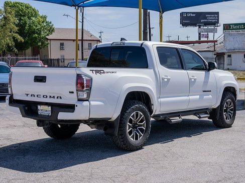 Used 2020 Toyota Tacoma TRD Sport w/ Technology Package image 5