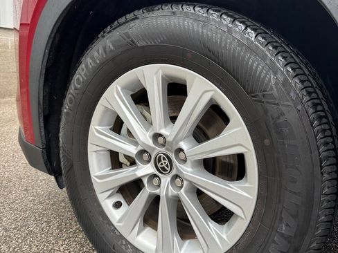 Used 2024 Toyota Grand Highlander AWD image 9