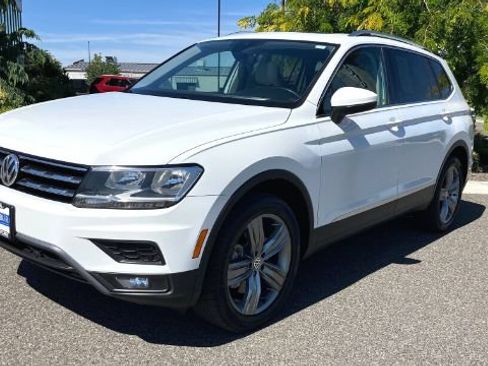 Used 2020 Volkswagen Tiguan SEL w/ 3rd Row Seat Package AWD/4WD image 58