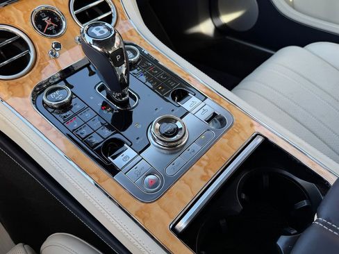 Used 2023 Bentley Continental GT Mulliner image 31