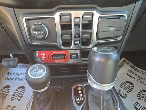 Used 2022 Jeep Wrangler Unlimited Rubicon 4xe w/ Steel Bumper Group image 29