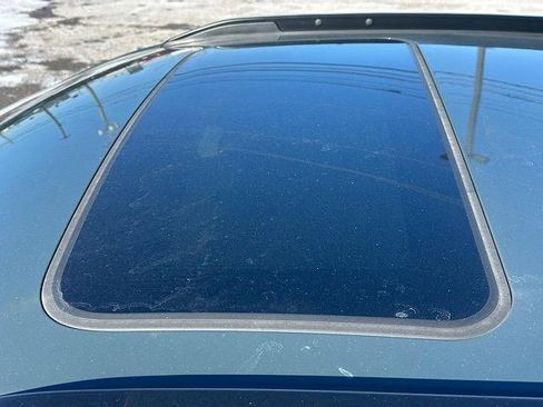 Used 2025 Chevrolet Trax LT w/ Sunroof Package image 12