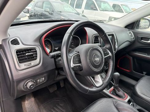 Used 2018 Jeep Compass Trailhawk AWD/4WD image 14
