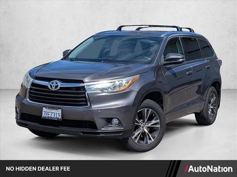 Used 2016 Toyota Highlander XLE AWD/4WD image 1