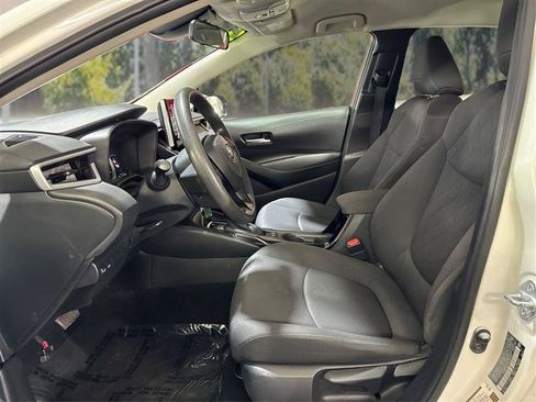 Used 2021 Toyota Corolla LE w/ Carpet Mat Package (TMS) FWD image 9