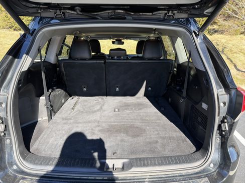 Used 2018 Toyota Highlander XLE w/ Protection Package #3 image 24