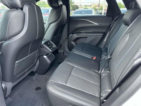 New 2025 Cadillac Lyriq Luxury image 13