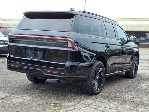 Used 2025 Lincoln Navigator Reserve w/ Jet Appearance Package AWD/4WD image 5