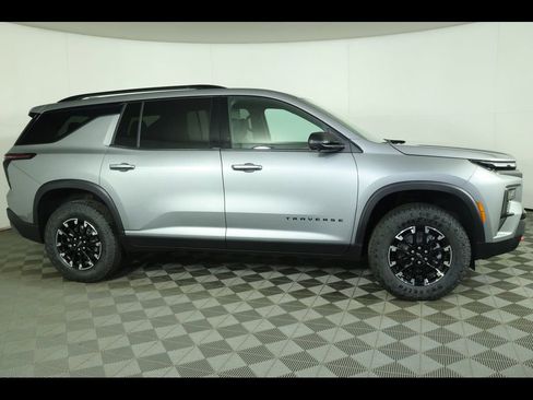 New 2026 Chevrolet Traverse Z71 w/ Driver Confidence Package AWD/4WD image 16