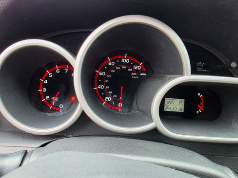 Used 2009 Pontiac Vibe w/ Preferred Package FWD image 8