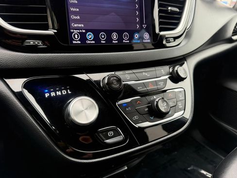 Used 2020 Chrysler Pacifica Touring-L Plus w/ S Appearance Package FWD image 49