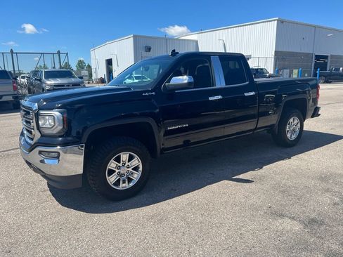 Used 2017 GMC Sierra 1500 SLE w/ SLE Value Package AWD/4WD image 3