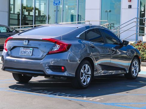 Used 2018 Honda Civic LX image 7