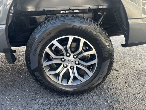 Used 2022 Ford F150 Lariat image 30