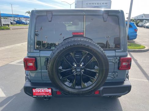 Used 2025 Jeep Wrangler Unlimited Sahara AWD/4WD image 18