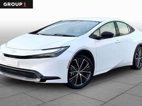 Used 2024 Toyota Prius XLE FWD image 1