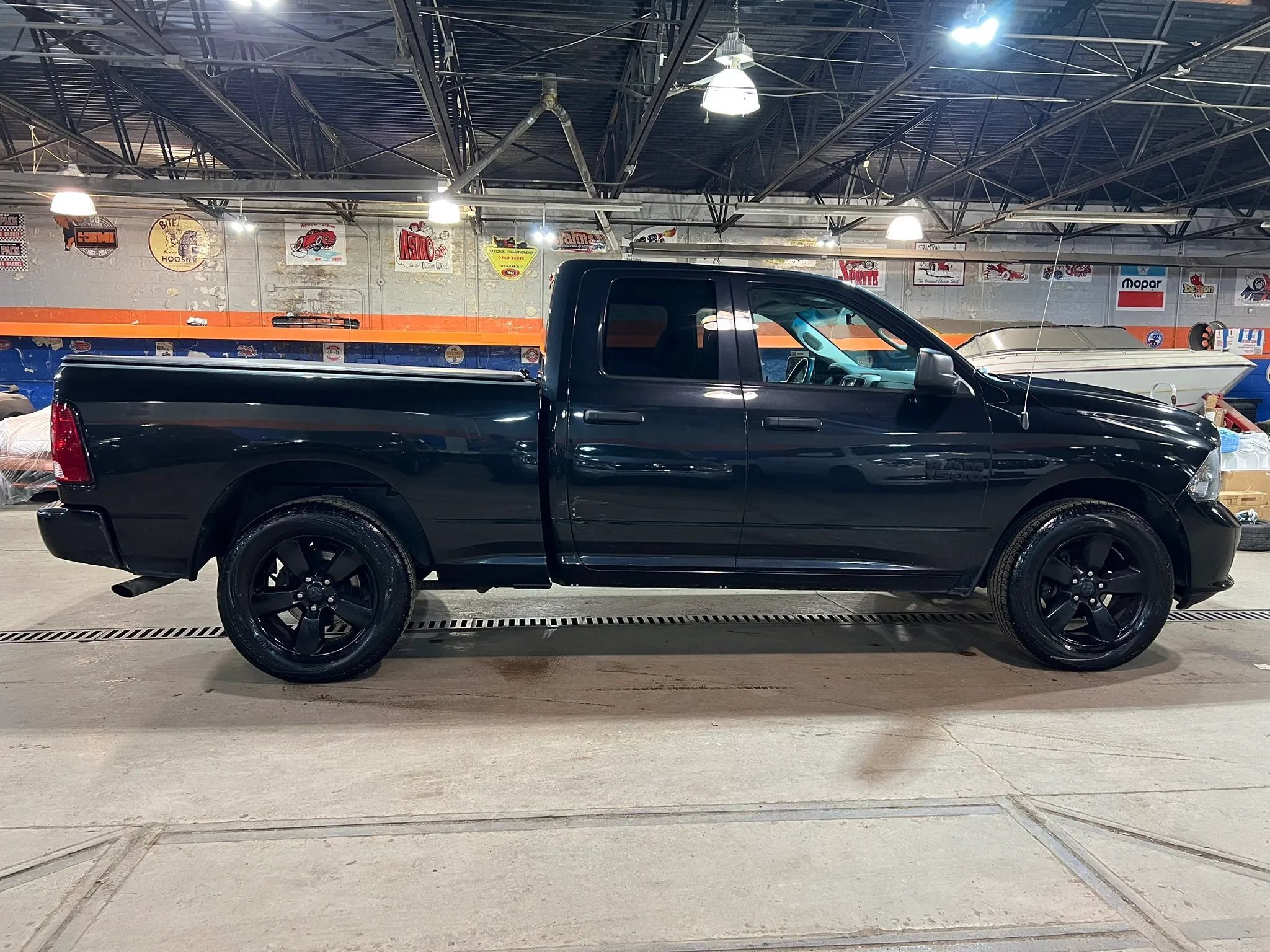 Used 2017 RAM 1500 Express w/ Black Ram 1500 Express Group AWD/4WD image 2