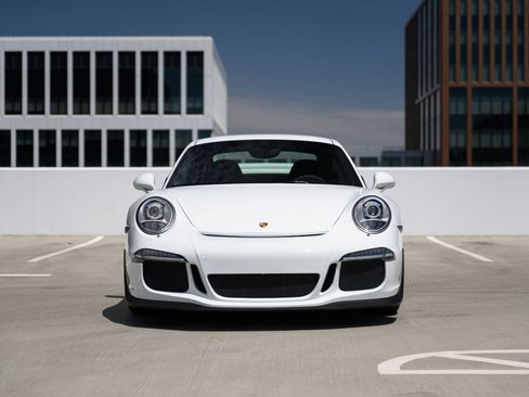 Used 2015 Porsche 911 GT3 RWD image 5