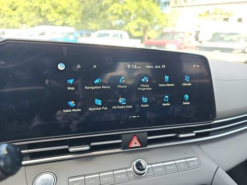 Used 2023 Hyundai Elantra SEL w/ Convenience Package FWD image 16