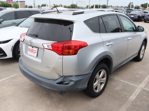 Used 2014 Toyota RAV4 XLE FWD image 11
