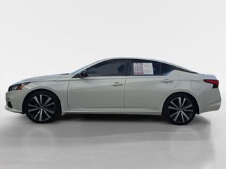 Used 2022 Nissan Altima 2.0 SR video 2