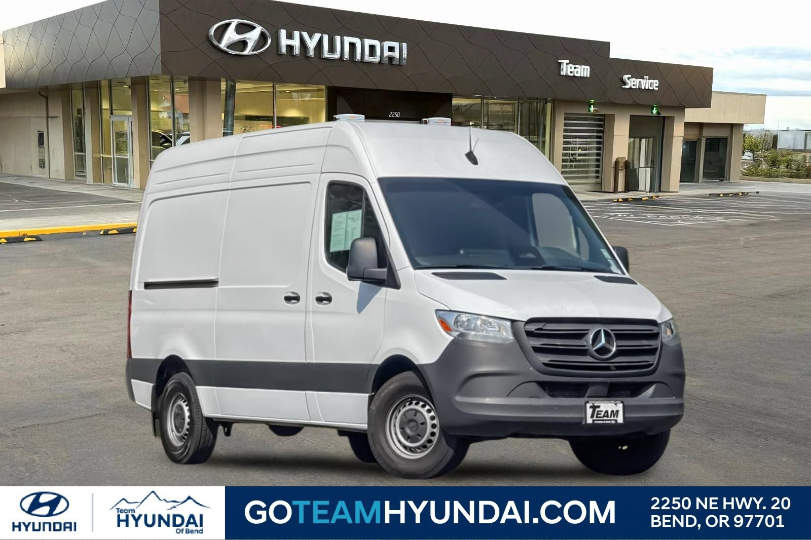 Used 2025 Mercedes-Benz Sprinter 2500 image 1