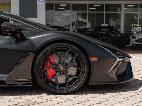 Used 2024 Lamborghini Revuelto AWD/4WD image 43