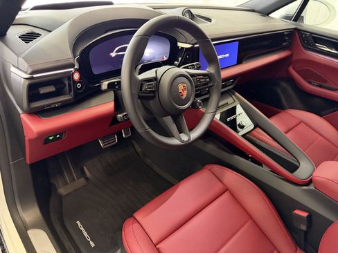 New 2026 Porsche Macan 4S Electric image 4