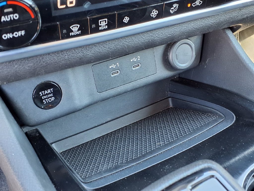 Certified 2025 Nissan Rogue SV FWD image 20