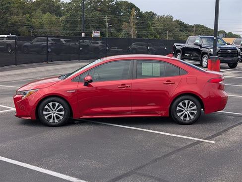 Certified 2020 Toyota Corolla LE image 3