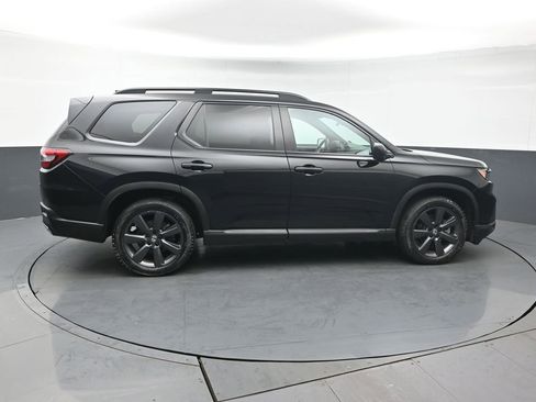 Certified 2025 Honda Pilot Sport image 8