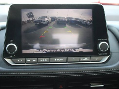 Used 2023 Nissan Rogue SV w/ SV Premium Package image 14