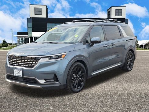 Used 2023 Kia Carnival SX image 5