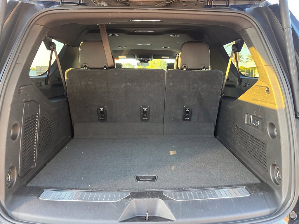 Used 2025 Chevrolet Suburban Premier AWD/4WD image 18